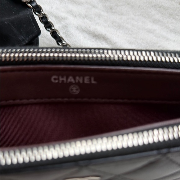 Chanel A82527 Matelasse W Zipper Chain Wallet Lambskin Black w/ silver hardware - Picture 4 of 11